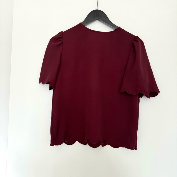 Express Scalloped Flutter Sleeve Top - Picture 5 of 6